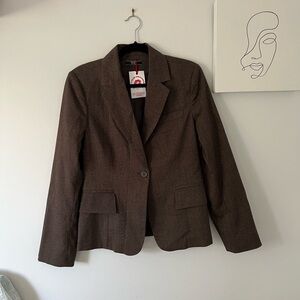 90’s inspired brown blazer
